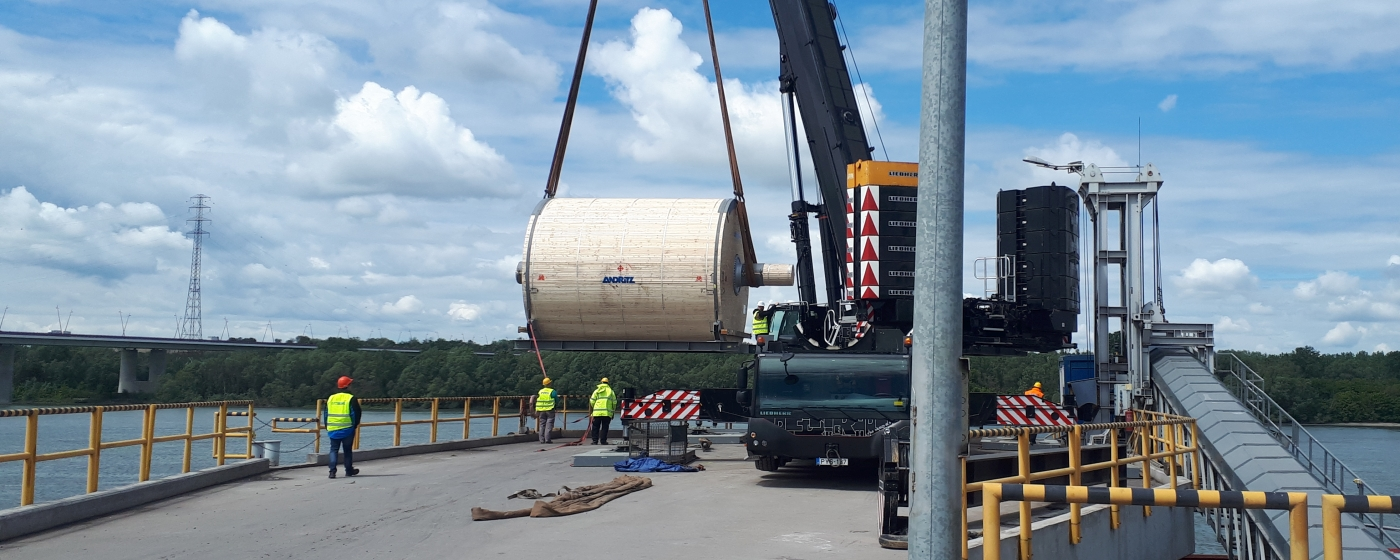 Túlméretes áru berakodása