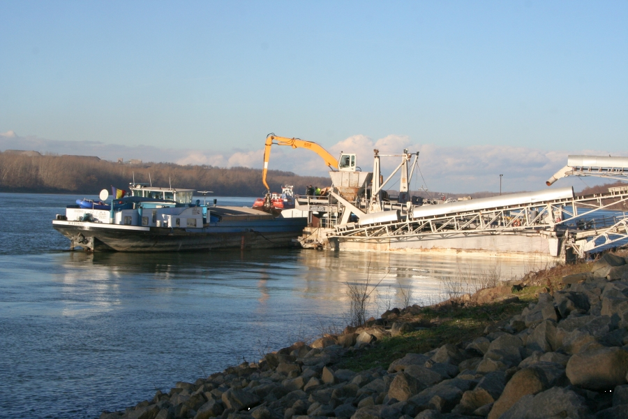 Rakodás az 1. hajóálláson