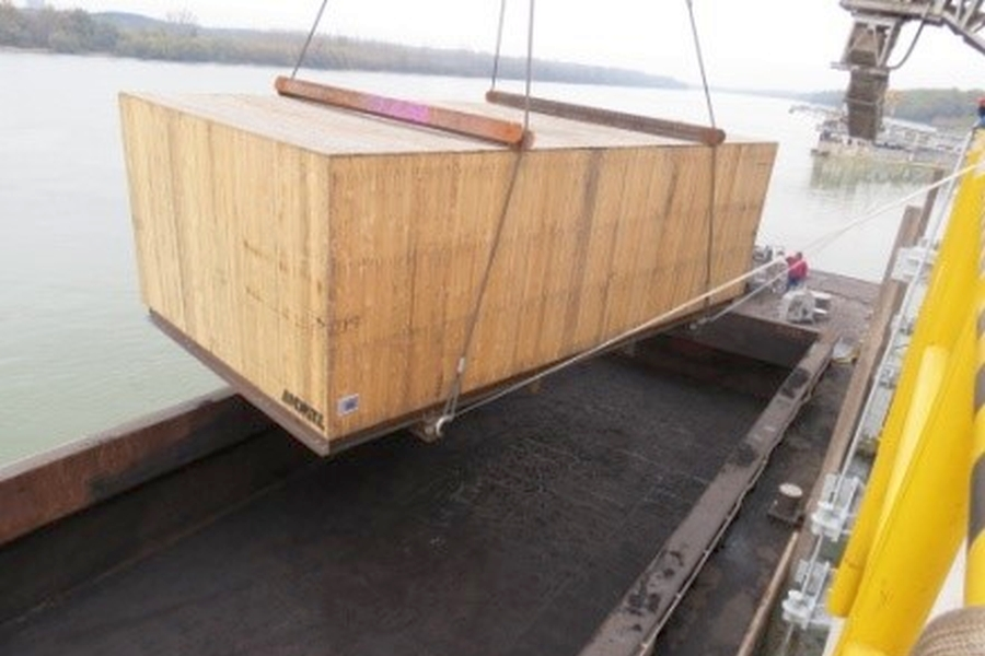 Túlméretes gépek rakodása